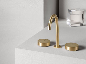 Смеситель для раковины с 3 отверстиями