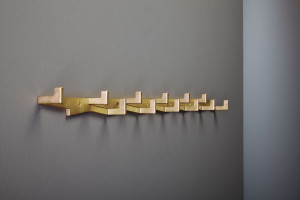 Вешалка для одежды из цинка