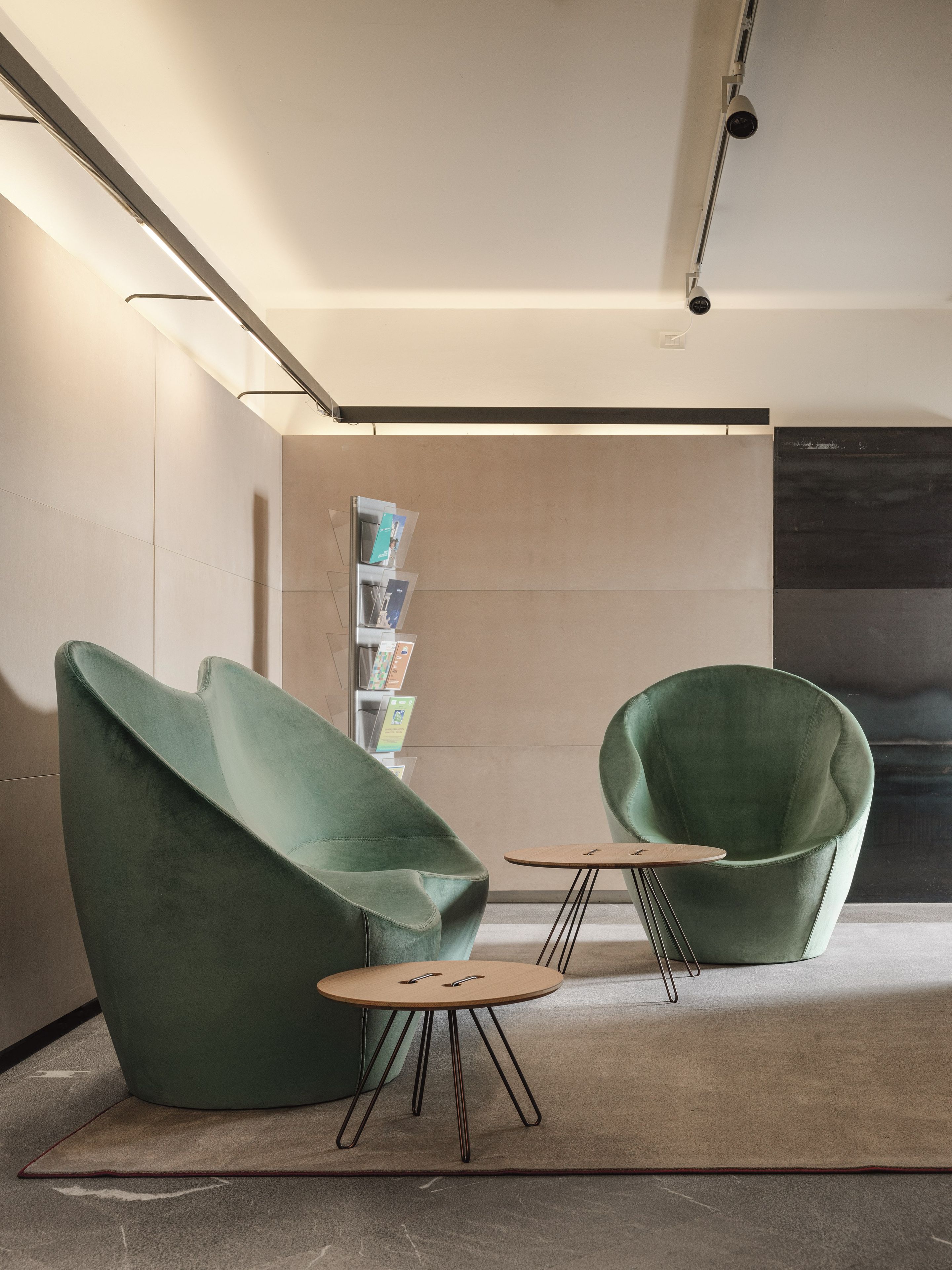 Низкий круглый стол из дуба Casamania & Horm Twine T ARCH-00133166 - Вид №8