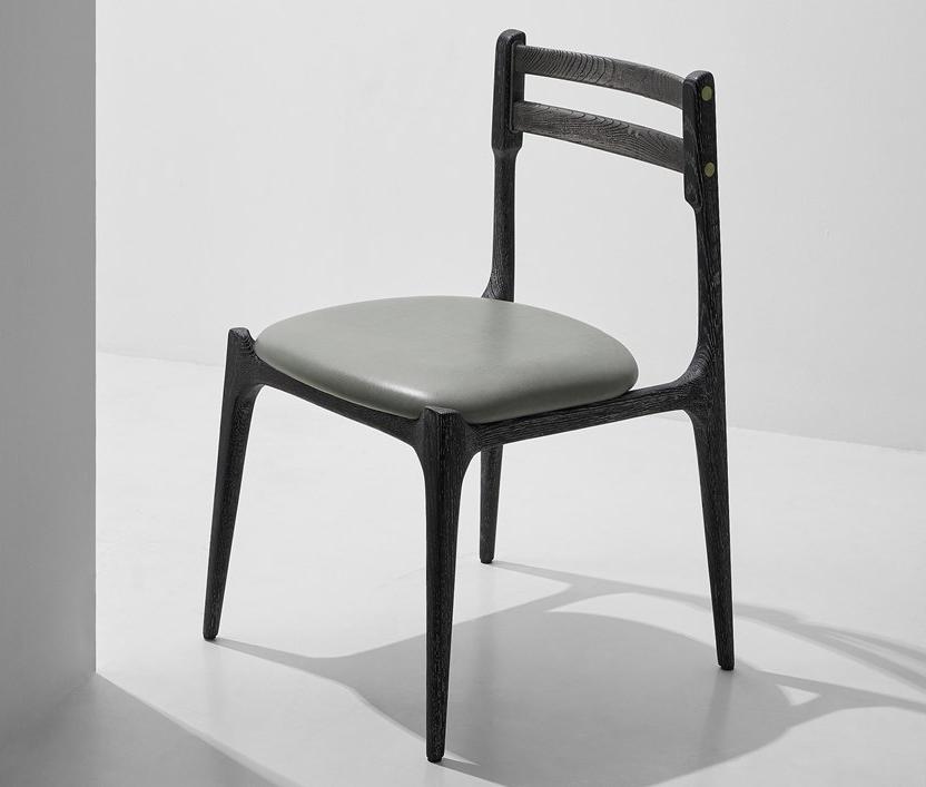 District Eight Стул из дуба со встроенной подушкой  M2011  - Вид №4