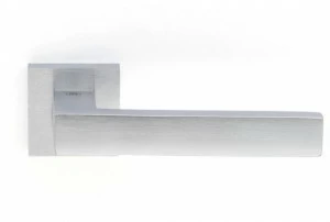 Pasini Ручка из латуни на розетке Emir 3861