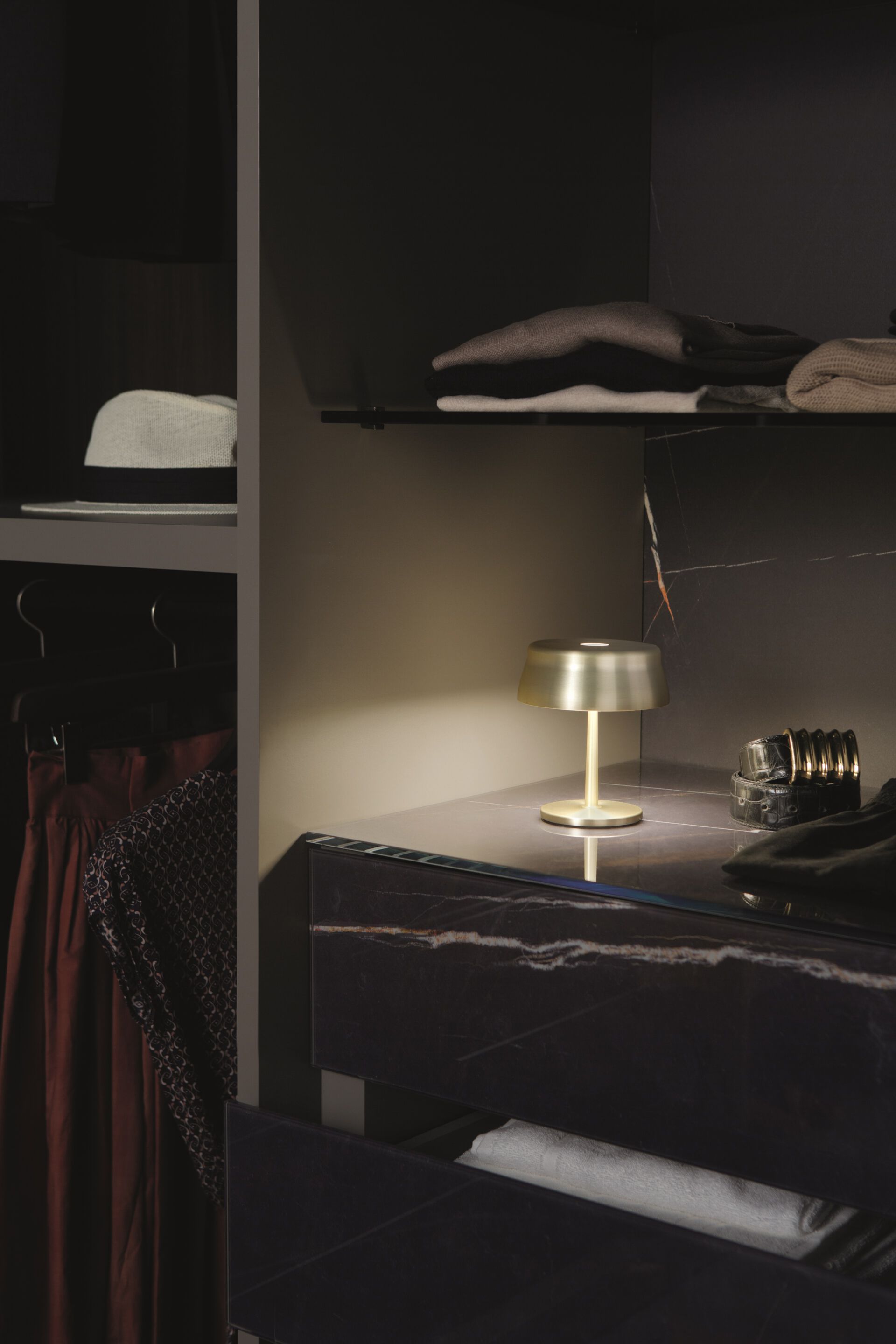 Аккумуляторная настольная лампа Zafferano Sister Light Wi-Fi ARCH-00078882 - Вид №3