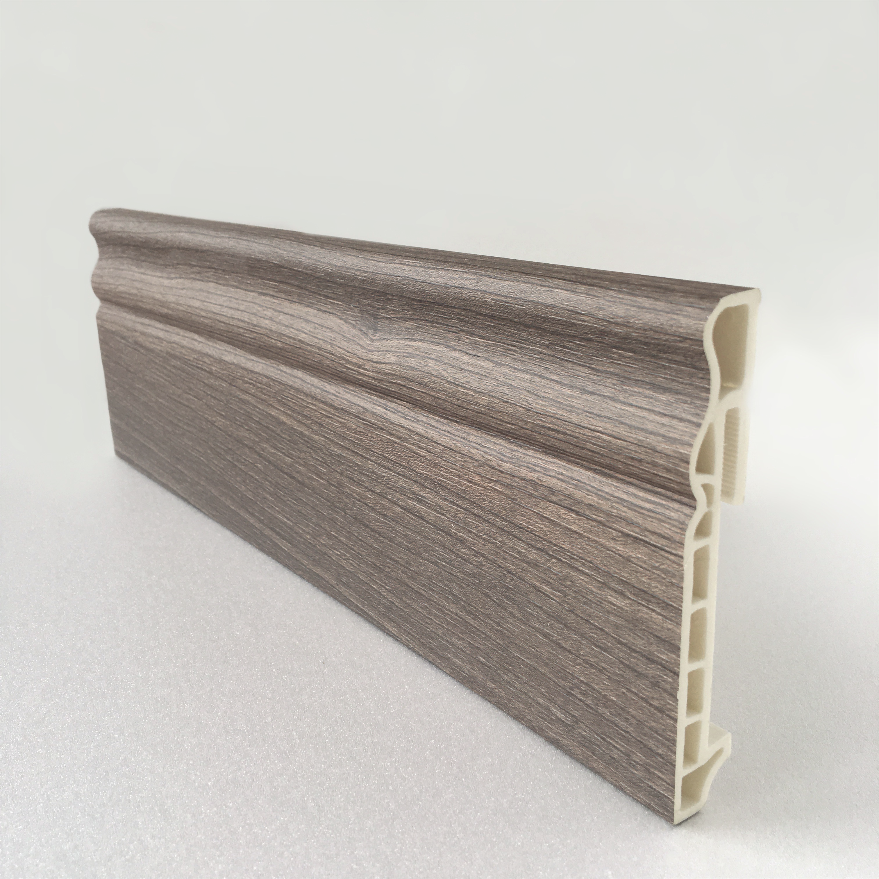 Напольный плинтус  Дуб титан 100мм DEKOR PANEL DP034