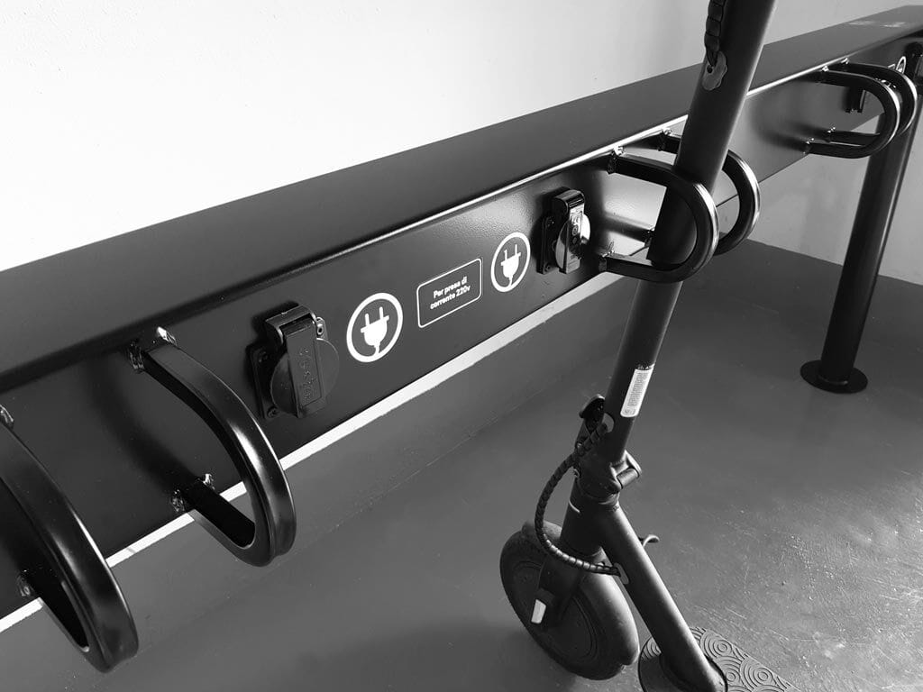 Зарядная станция для скутеров EUROCOMITALIA Stazione monopattini ARCH-00074414 - Вид №1