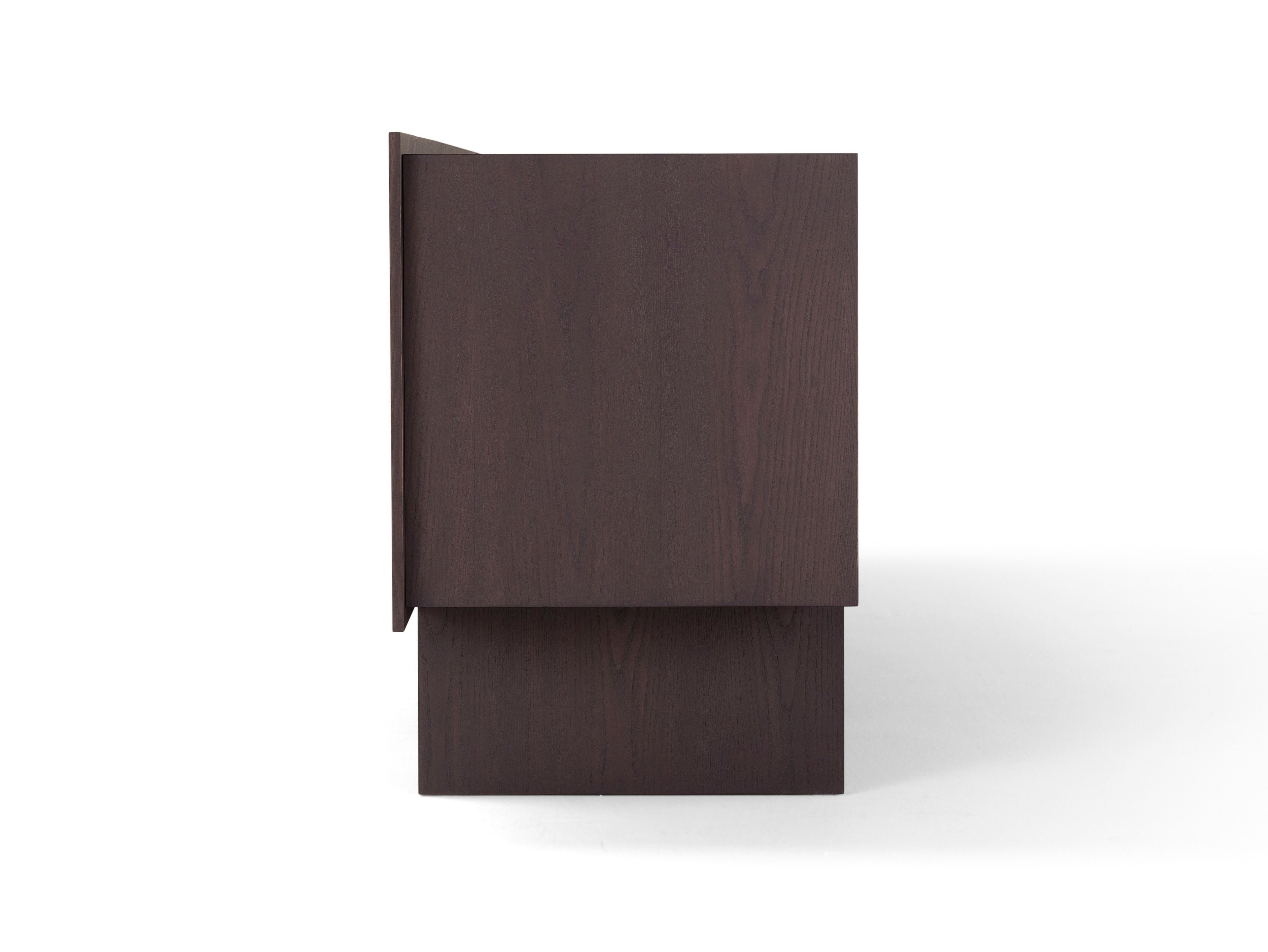 Деревянный шкаф с распашными дверями, обтянутыми кожей Amura система мнения 2 ARCH-00001638 - Вид №2