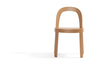 Деревянный стул