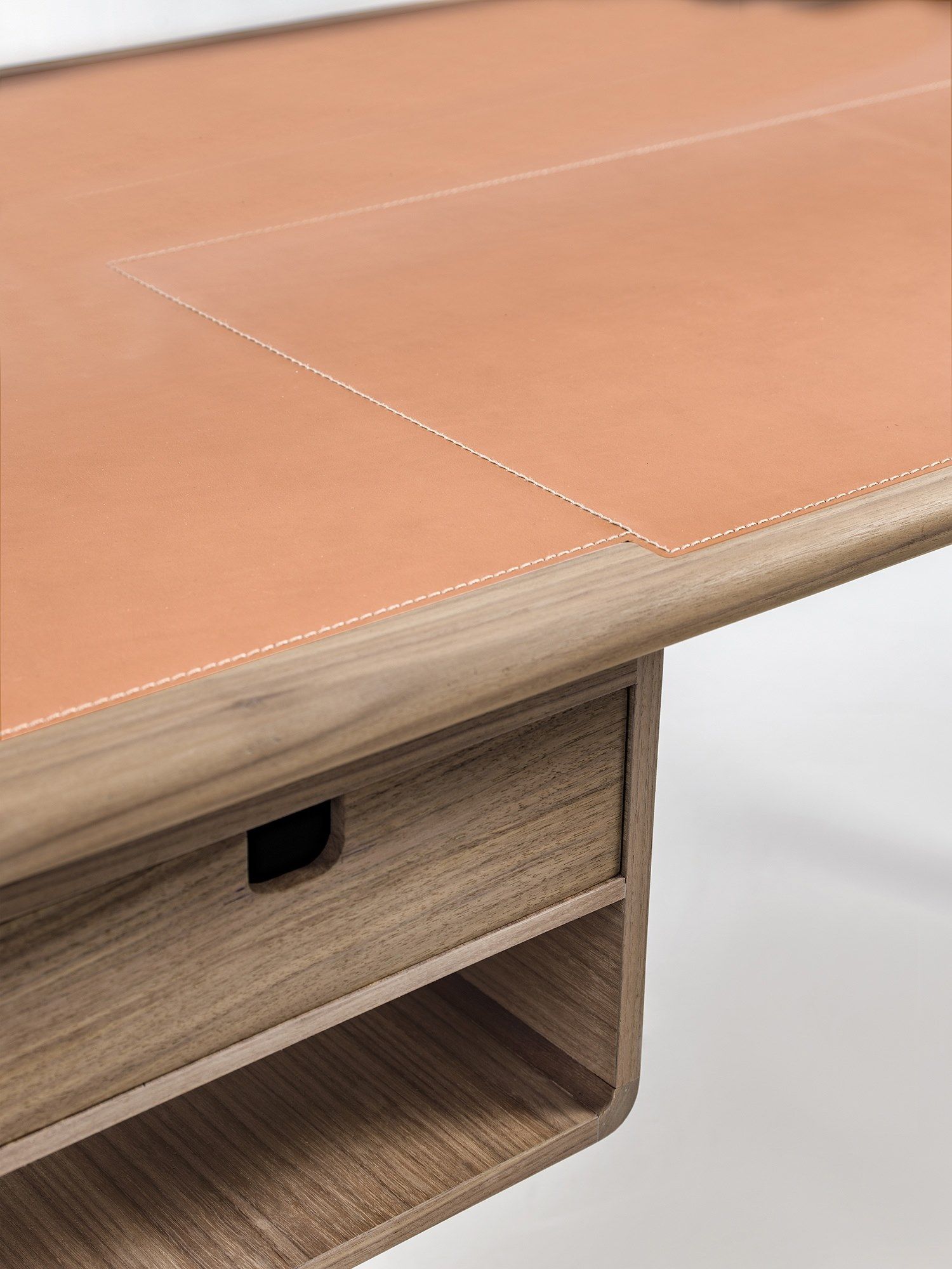 Письменный стол из массива дерева Frigerio Archè ARCH-00045454 - Вид №2