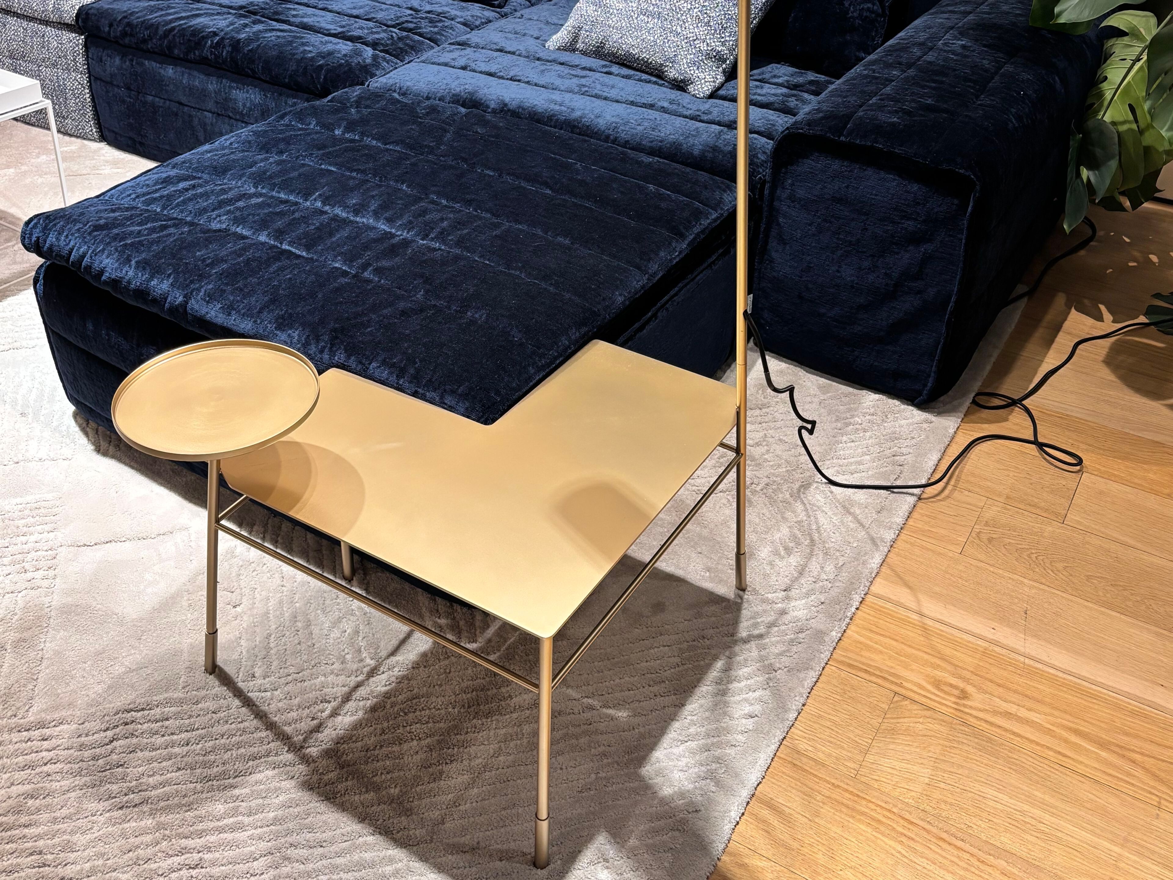 Журнальный столик из матовой латуни с лампой и подносом In Stock Mogg ARCH-00109808