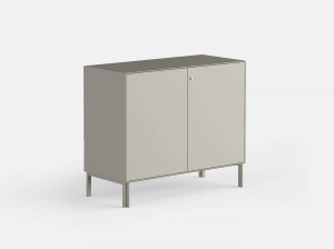 Окрашенный металлический офисный шкаф с распашными дверями