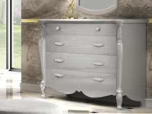 Деревянный комод