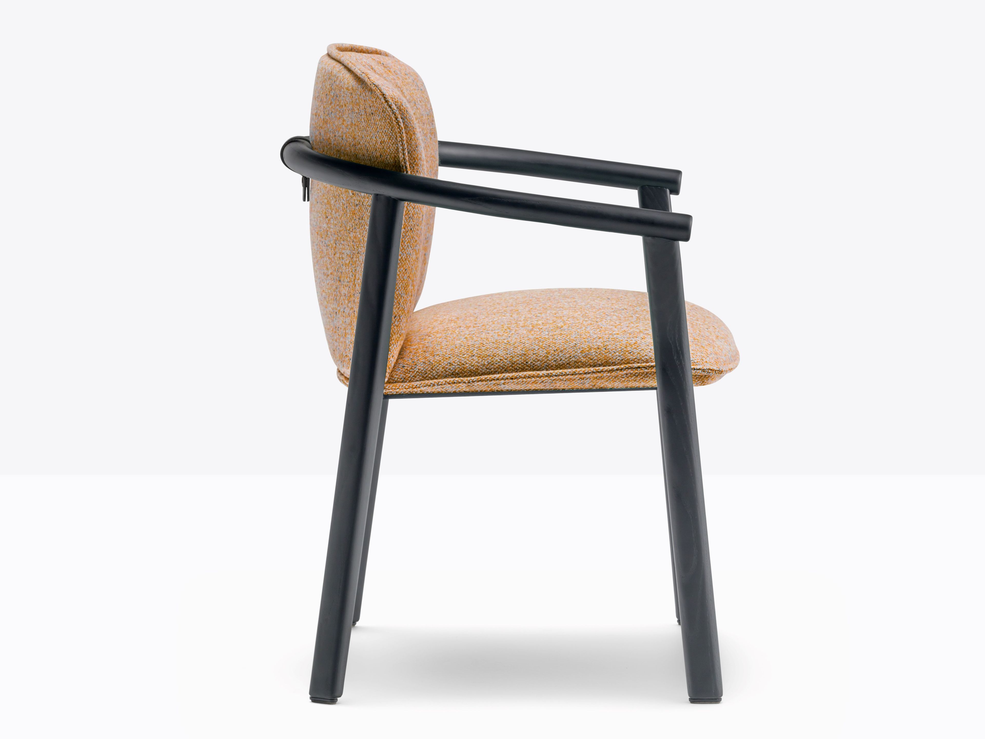 Мягкий тканевый стул с подлокотниками Pedrali Lamorisse ARCH-00076153 - Вид №3