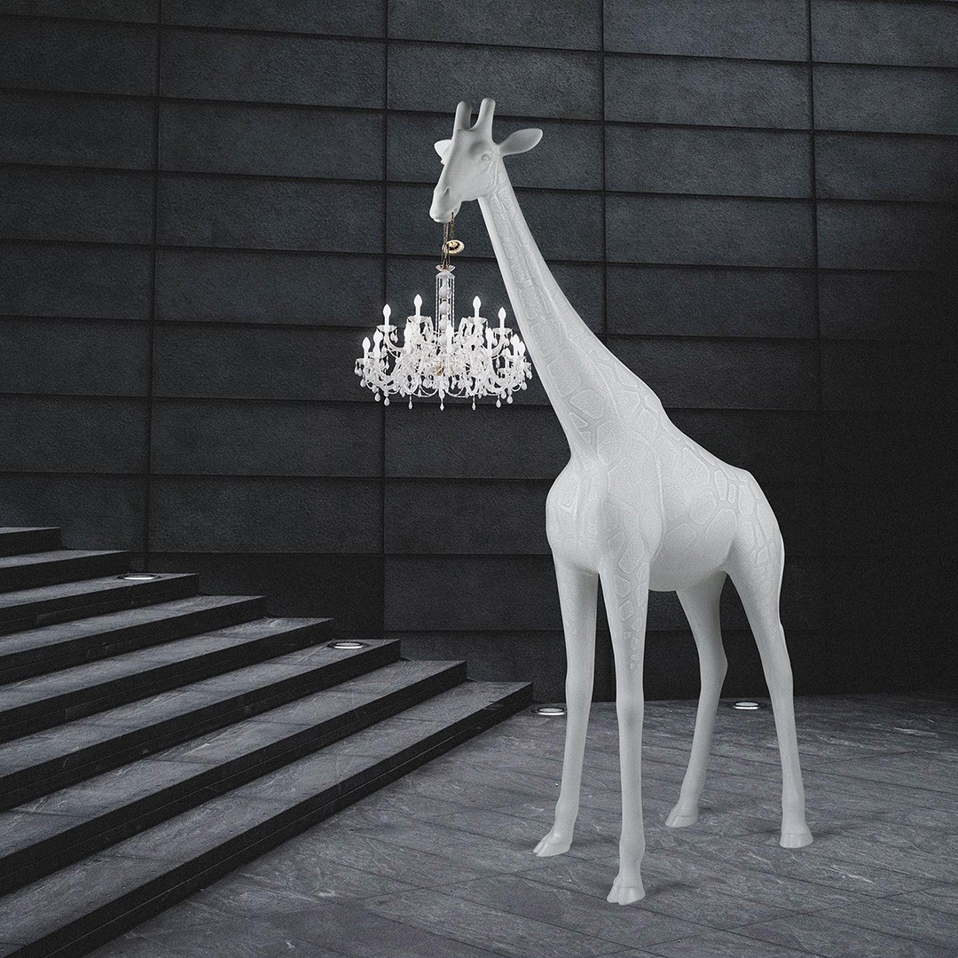 Qeeboo GIRAFFE IN LOVE M 19003WH белый торшер жираф с люстрой 120371 - Вид №1