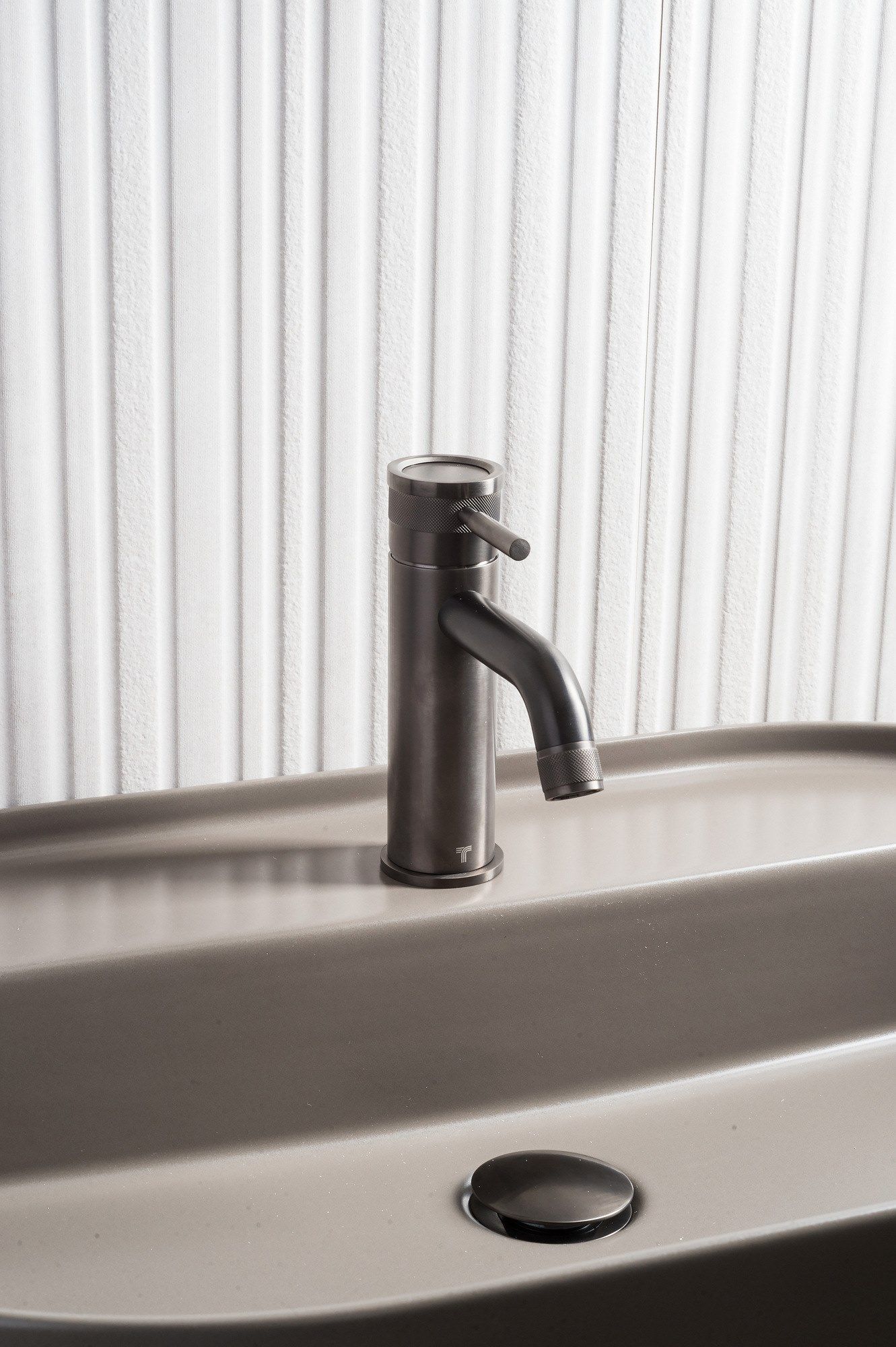 Однорычажный смеситель для раковины из нержавеющей стали с аэратором Tubico Волга ARCH-00115437 - Вид №12