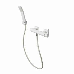 Смеситель для душа настенного монтажа 1/2 ”. Керамический картридж Ø35 мм. Межосевое расстояние 150 +/- 15 мм. Включает 150 см. длинный гибкий душ, ручной душ и настенный кронштейн. Расход 11,7 л / мин. при 3 барах.  Urban NOKEN 100081860  WHITE