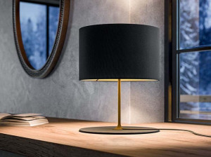 Настольная лампа из ткани и металла