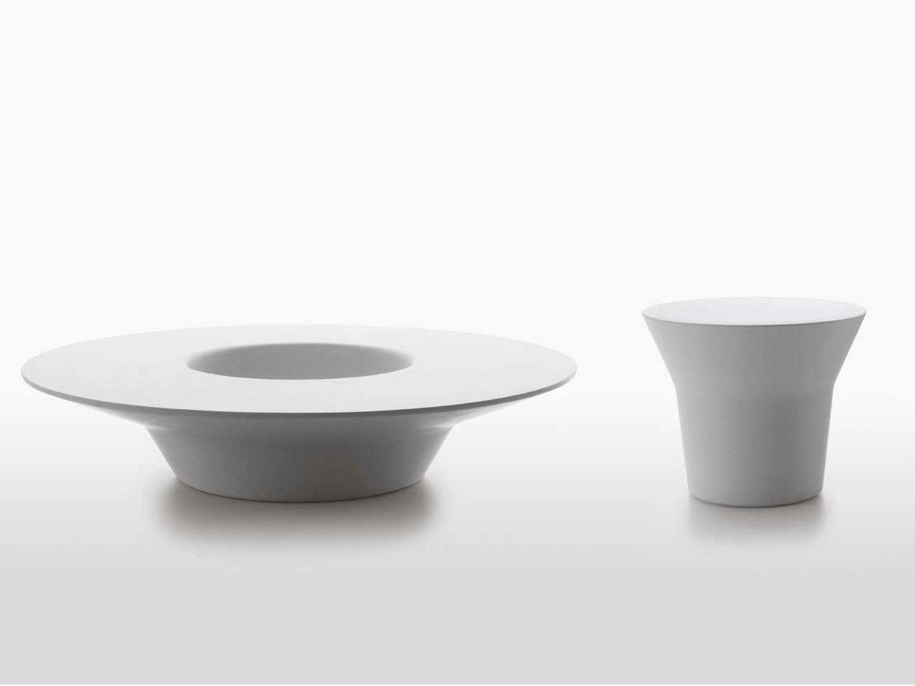 Круглый садовый столик из Cristalplant® B&B Italia Outdoor ARCH-00113076