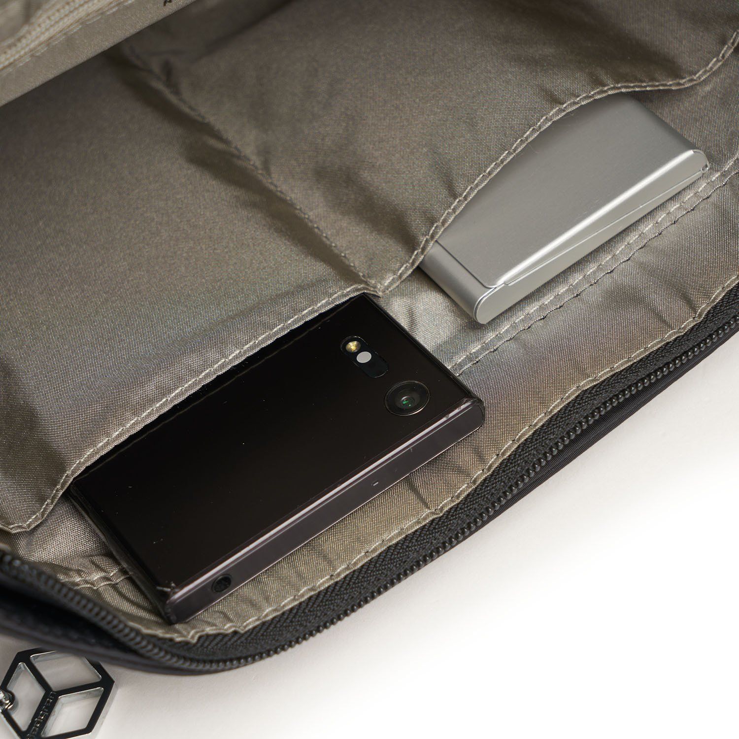 HIC413/154-01 Сумка HIC413 Charlie Crossover with Flap RFID Hedgren Inner City  - Вид №5