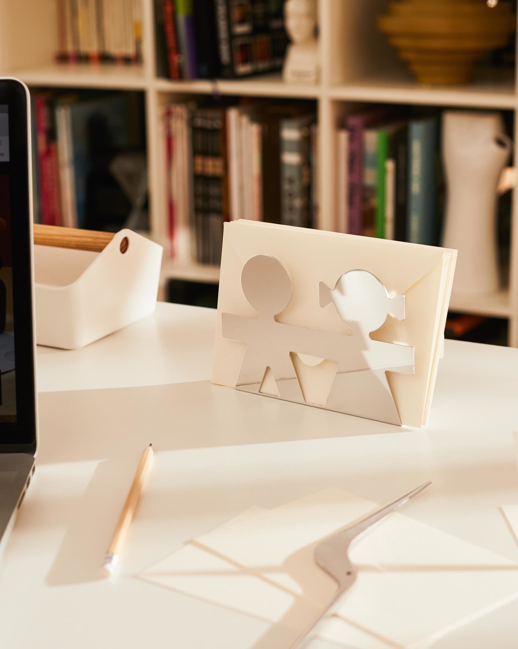 Держатель для конвертов Alessi Girotondo KK40 - Вид №1