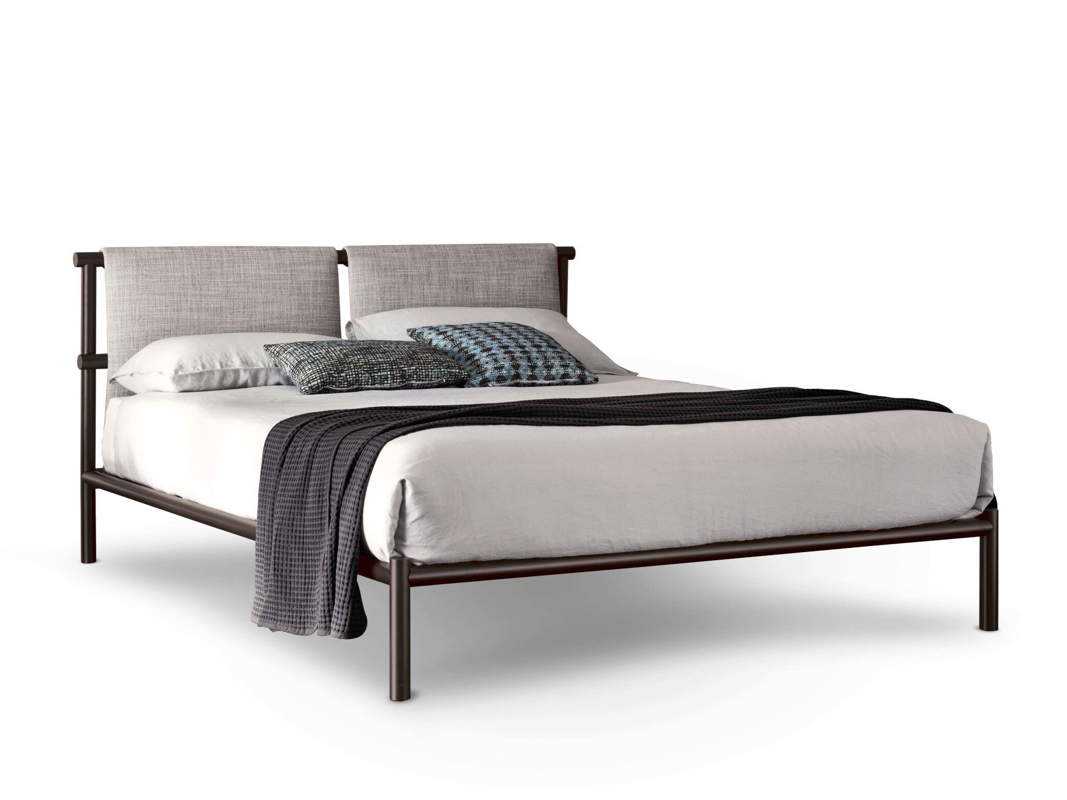 Металлическая двуспальная кровать с мягким изголовьем Alf DaFrè JETTY 2 ARCH-00002816