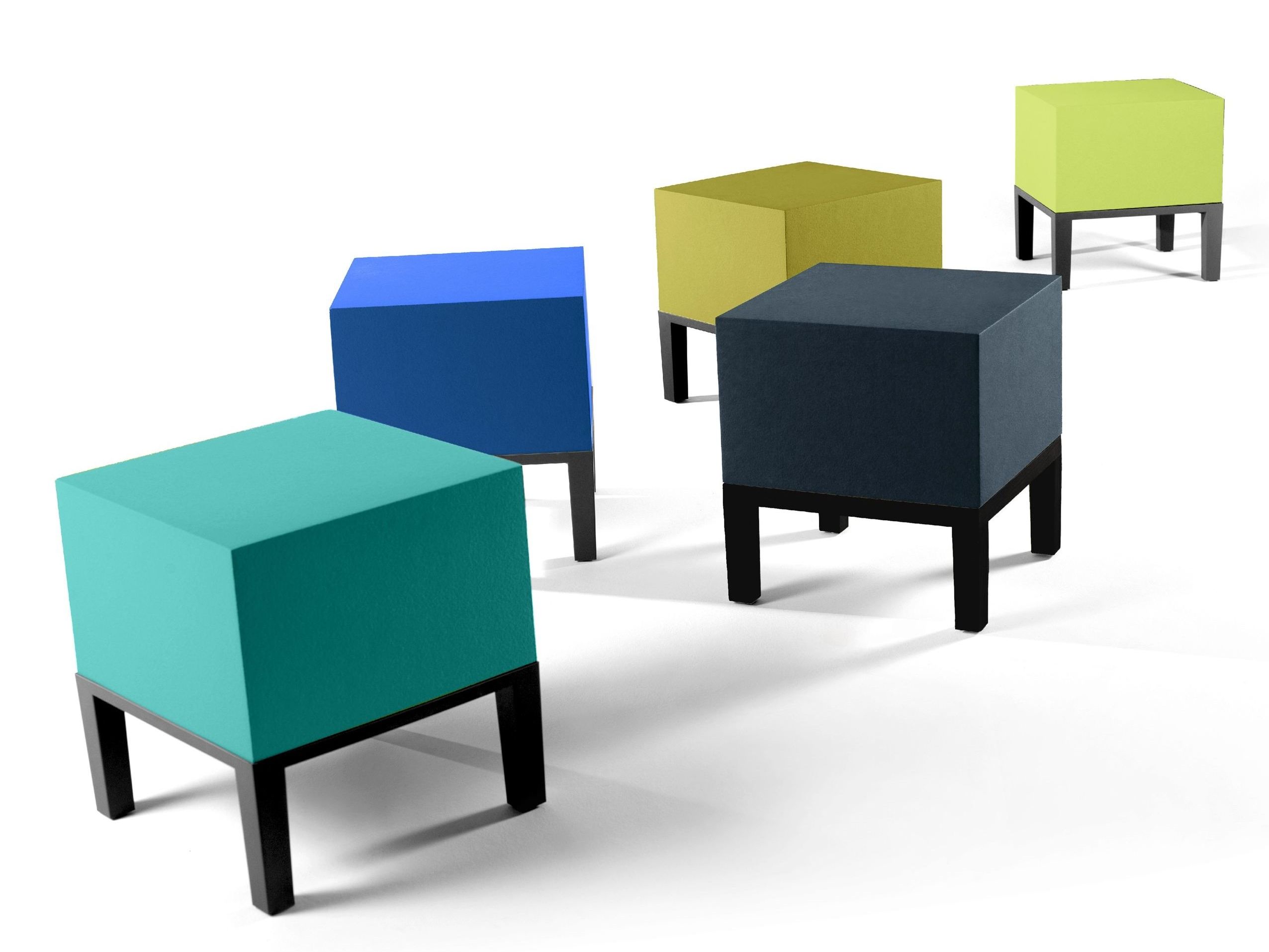 Низкий стул из пены QM Quinze & Milan Primary ARCH-00094296