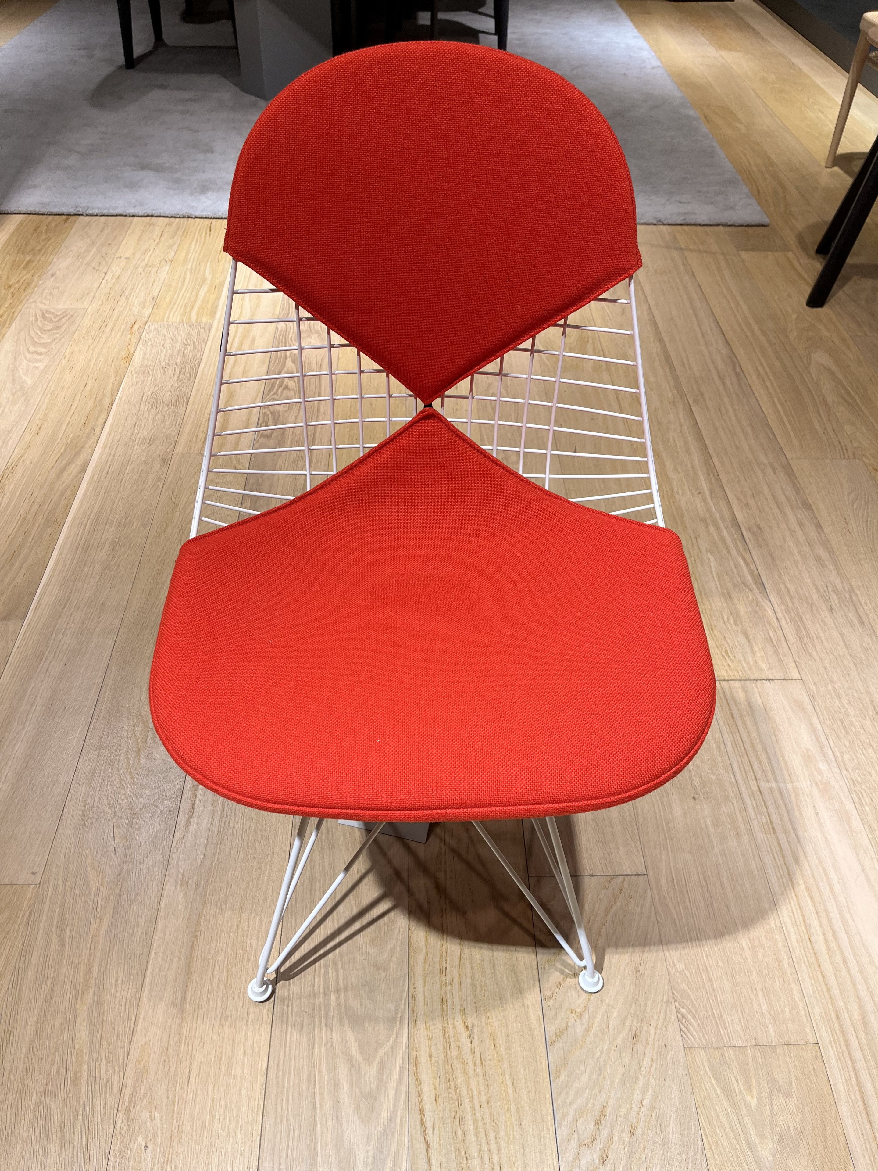 Стальной стул с мягким сиденьем In Stock Vitra ARCH-00108601 - Вид №5