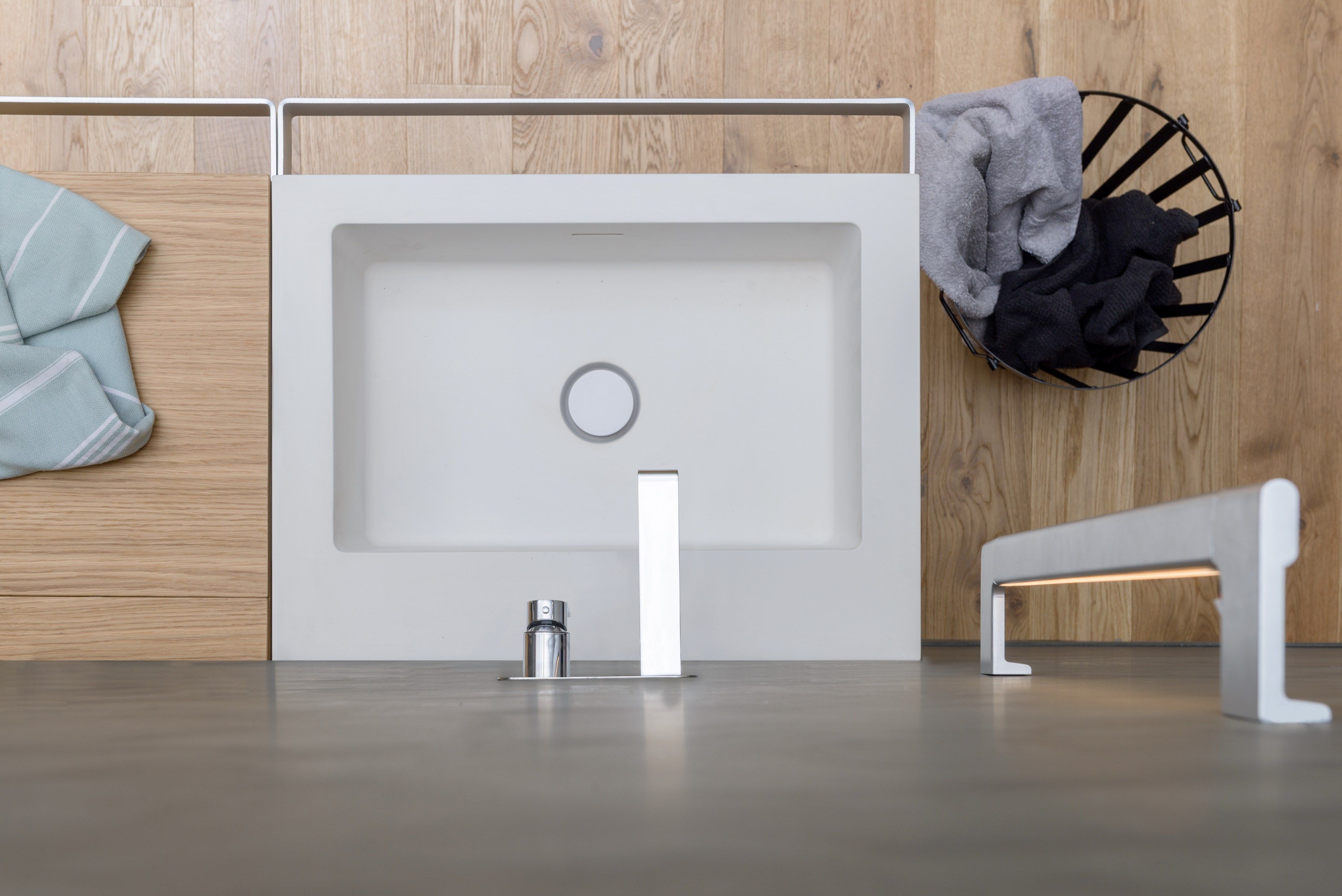 Одноместный умывальник с держателем для полотенец EVER Life Design ссылка ARCH-00044098 - Вид №13