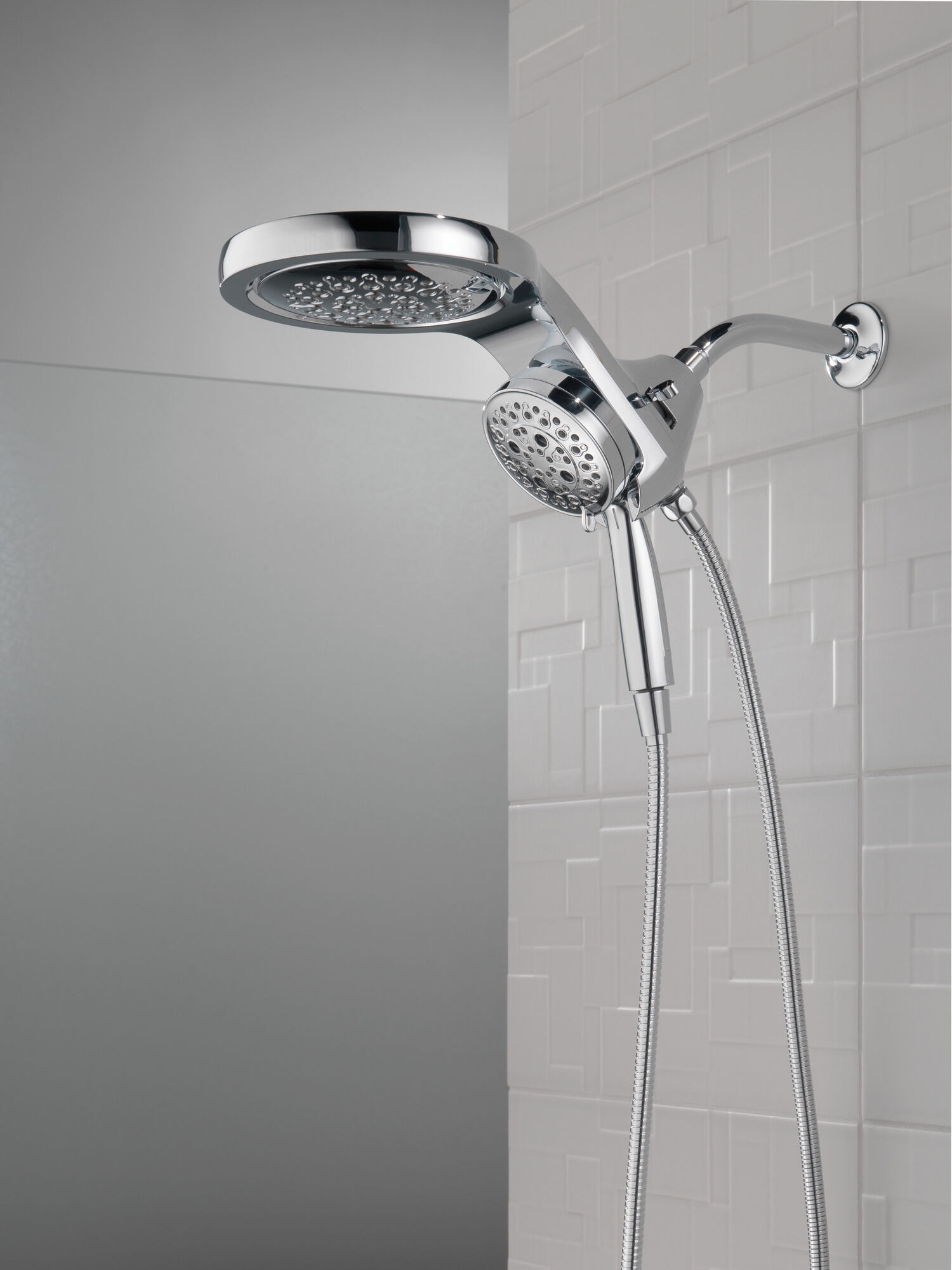 58680 HydroRain® H2Okinetic® 5-регулировочная душевая лейка два в одном Delta Faucet Universal Showering Хром  - Вид №23