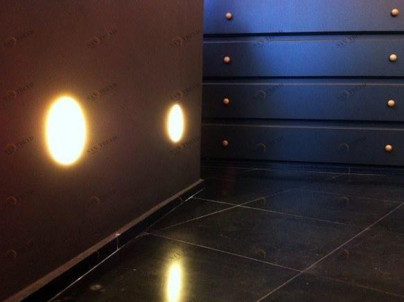 GESSO Ступенька настенная  800 