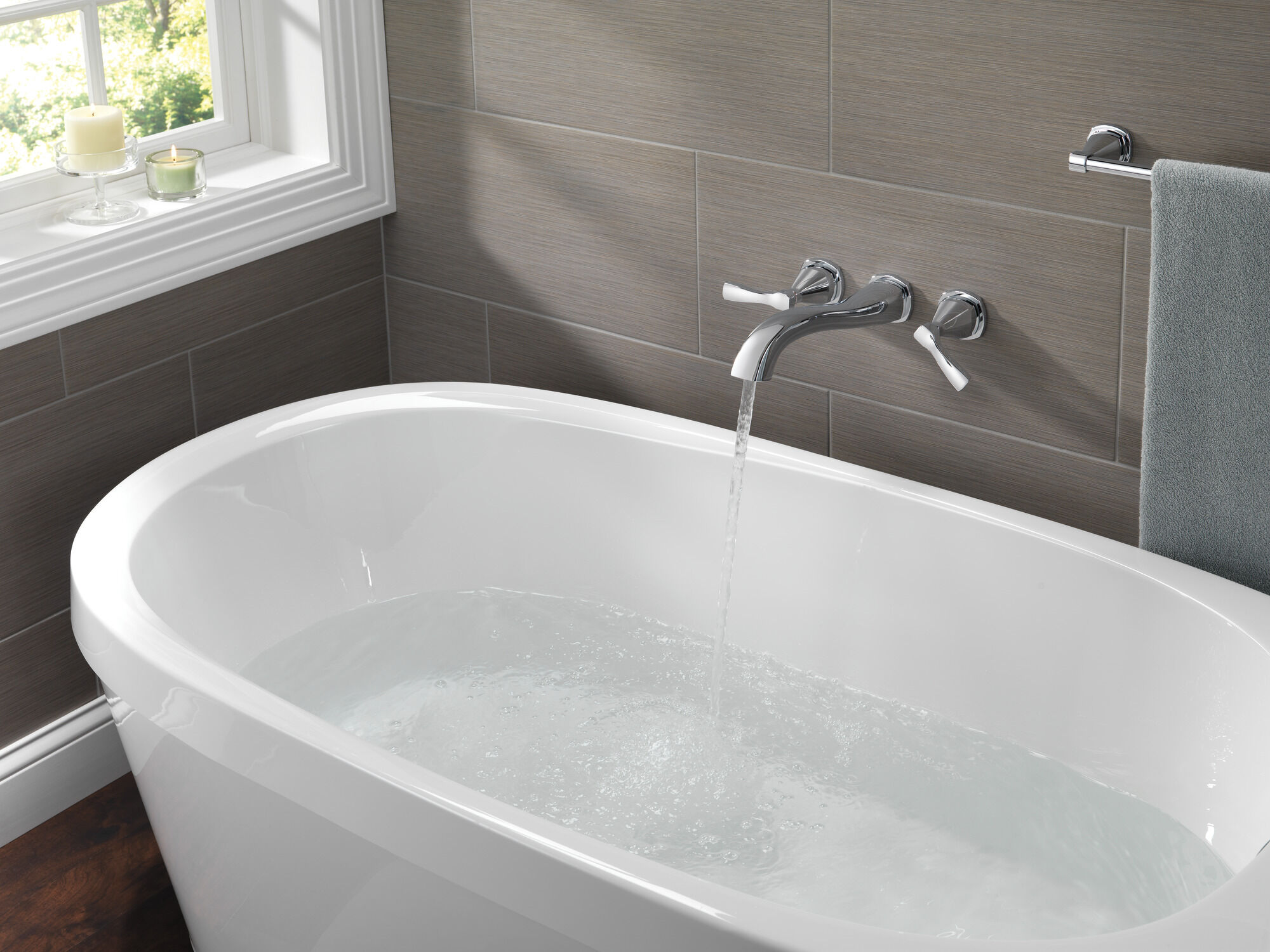 77624-CZ Вешалка для полотенец 24 дюйма Delta Faucet Stryke Шампанское бронза  - Вид №1