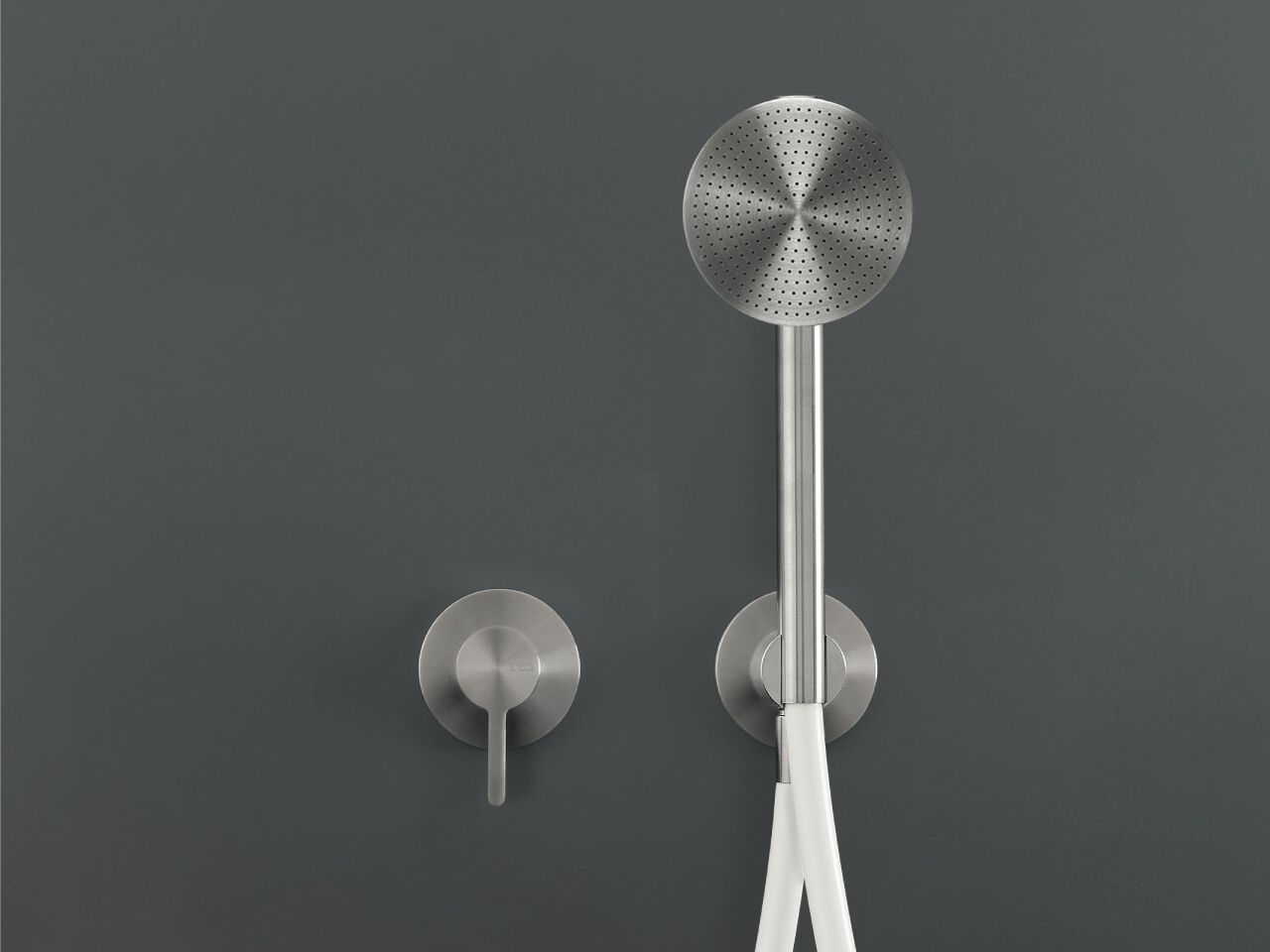 Настенный смеситель для ванны / душа с ручным душем CEADESIGN INNOVO ARCH-00094651 - Вид №1