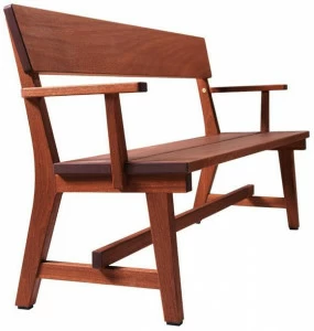 Nola Industrier Скамейка из дерева с подлокотниками Hjorthagen