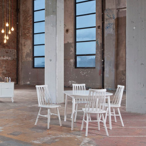 Круглый выдвижной стол из березы