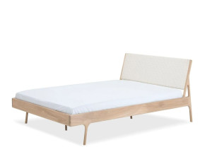 Дубовая двуспальная кровать