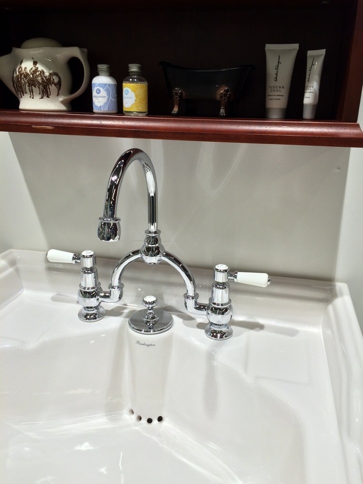 B14, T49A CHR Напольная раковина стоящая овальная Burlington Classic - Вид №2