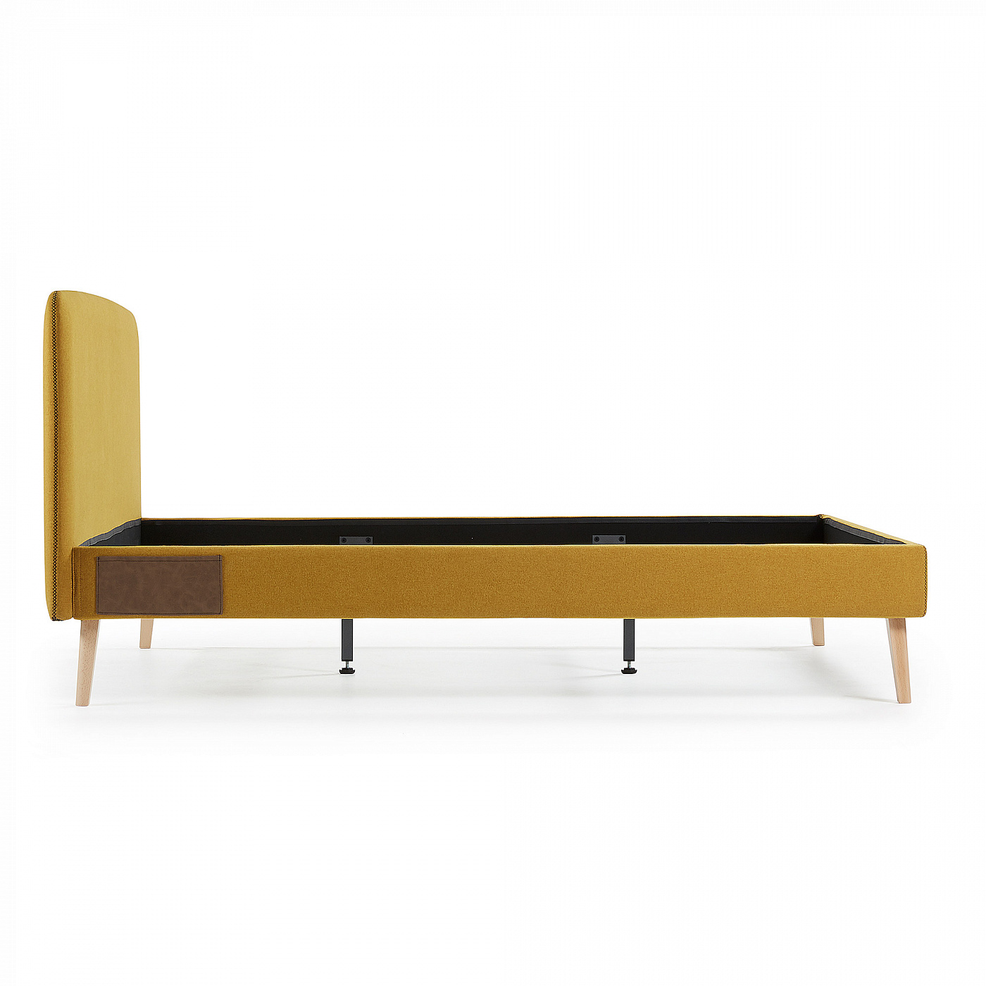 052276 Кровать Lydia 150х190 горчица La Forma Dyla 