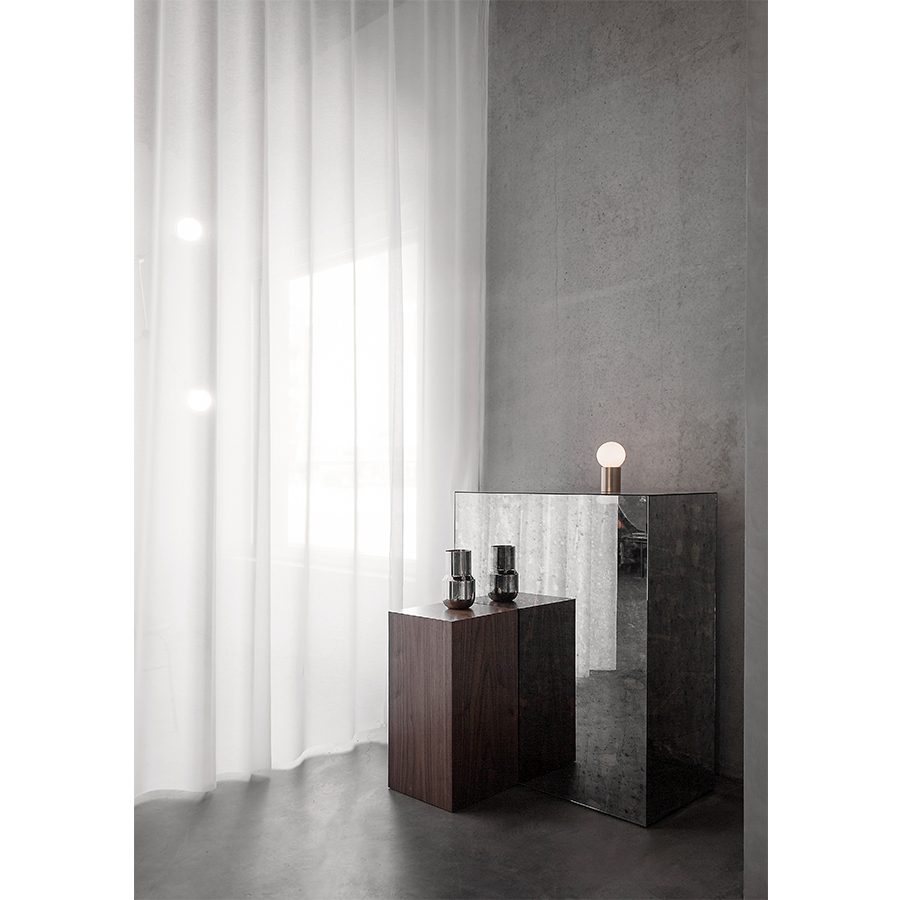 1750839 MENU Настольная лампа с розеткой  - Вид №6