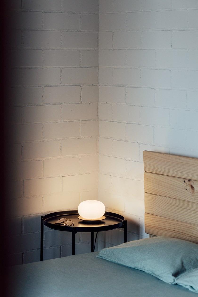 Milan Iluminacion Настольная лампа из ясеня и дутого стекла Knock 6715 - Вид №2