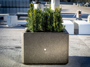 Плантатор из натурального камня