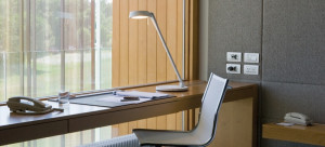 005090 Настольная лампа Vibia Giro