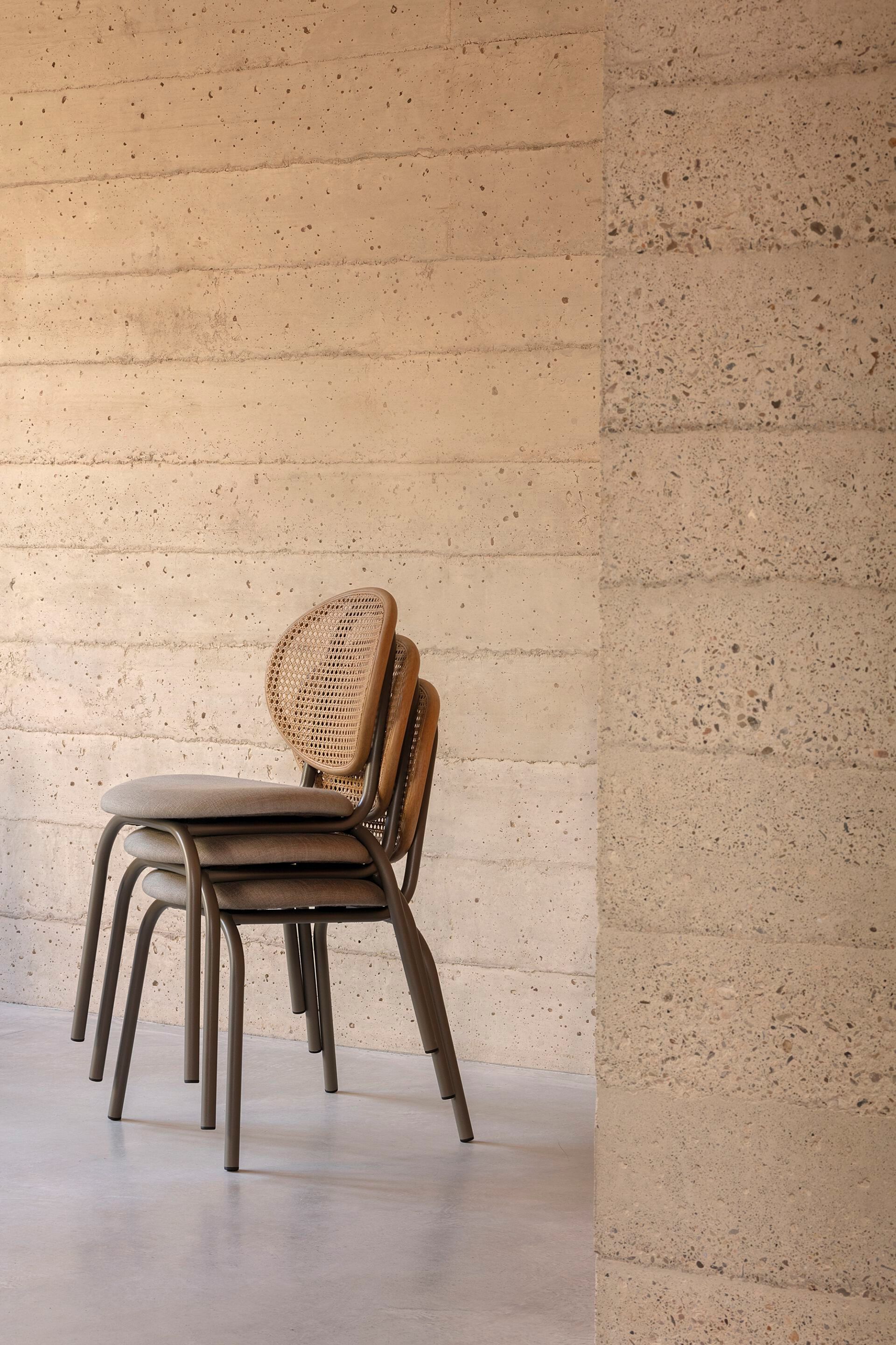 Стул из ротанга со встроенной подушкой и металлическим основанием EXPORMIM Loop ARCH-00134594 - Вид №2