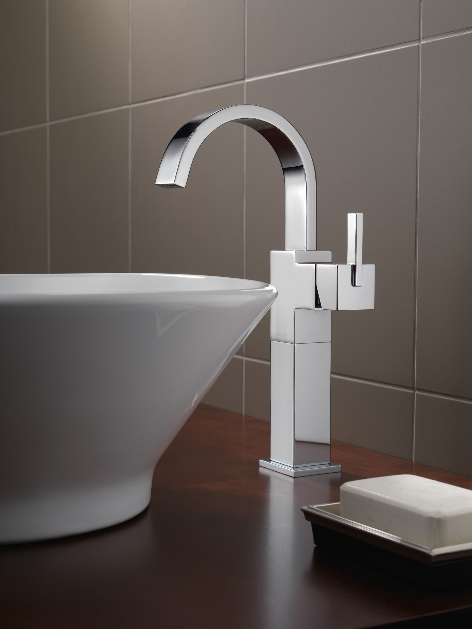 753LF-CZ Смеситель для ванной комнаты с одной ручкой Delta Faucet Vero Шампанское бронза - Вид №5
