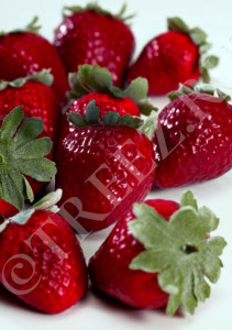 30.0610056_MDP Ягоды Клубники в коробке серия MDP Цветочная коллекция