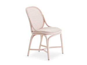 Стул из ротанга