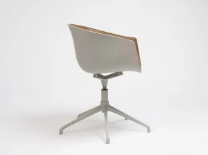 ONDARRETA Кожаное вращающееся кресло с 5 спицами и подлокотниками Bai