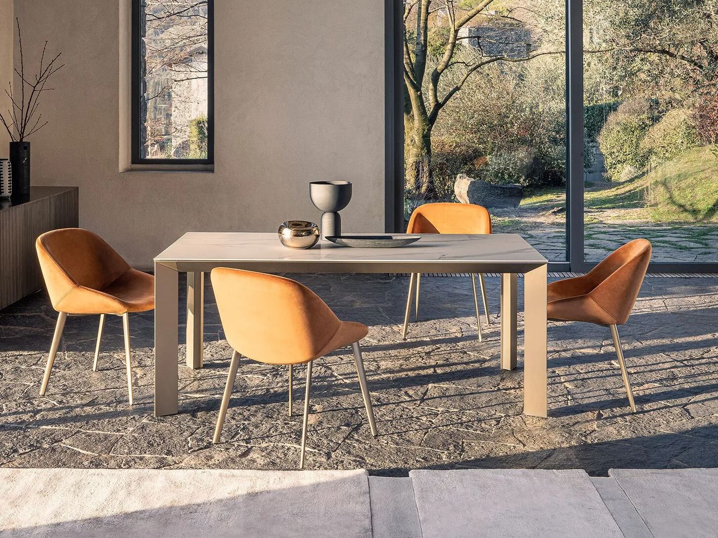 Стационарные и выдвижные столы с алюминиевой рамой и ножками RIFLESSI ARCH-00030734