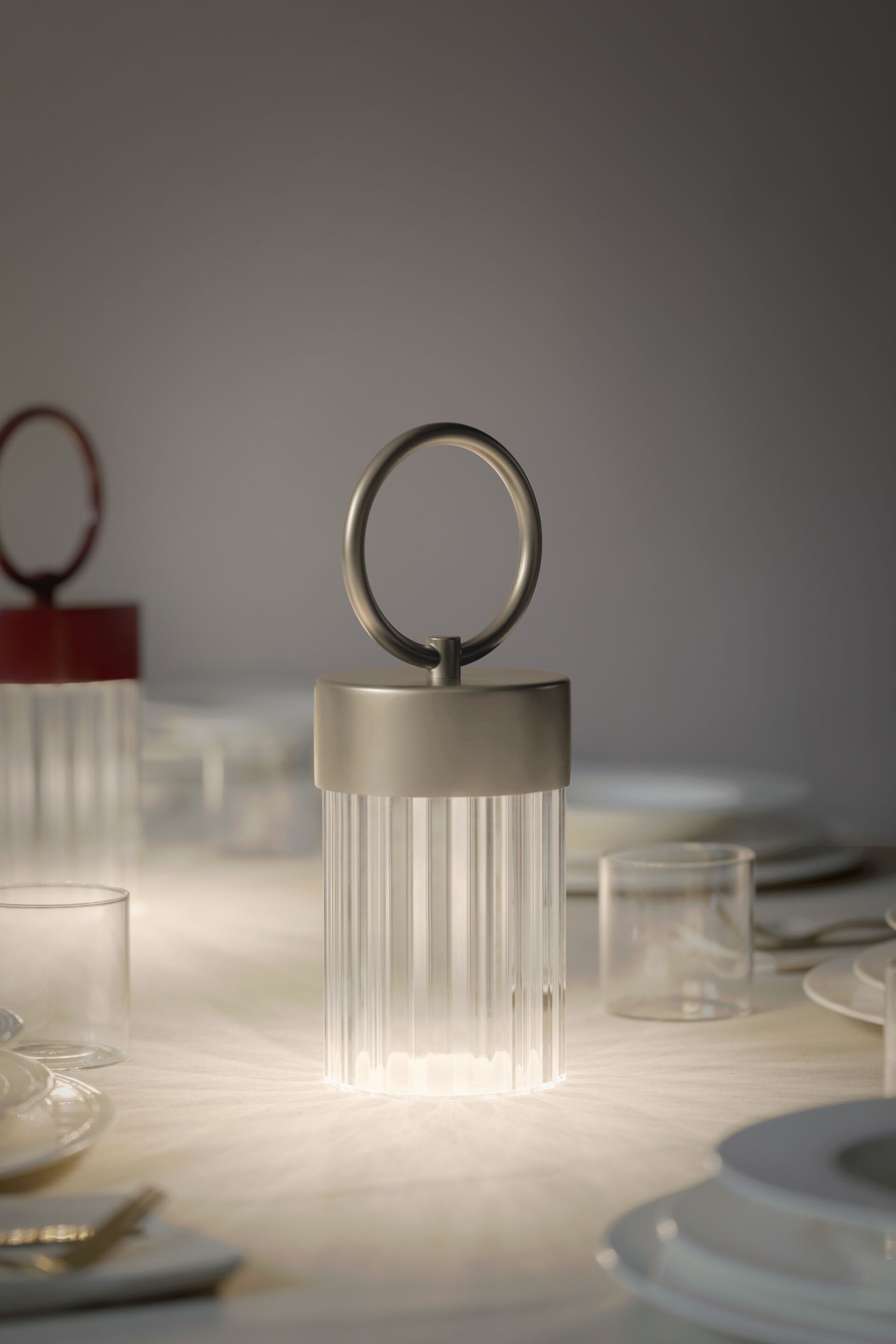 Светодиодная настольная лампа из плексигласа® с USB-зарядкой Contardi CLARETTA ARCH-00101103 - Вид №7