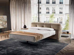 Двуспальная кровать из ткани с мягким изголовьем