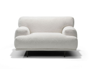 Тканевое кресло с подлокотниками