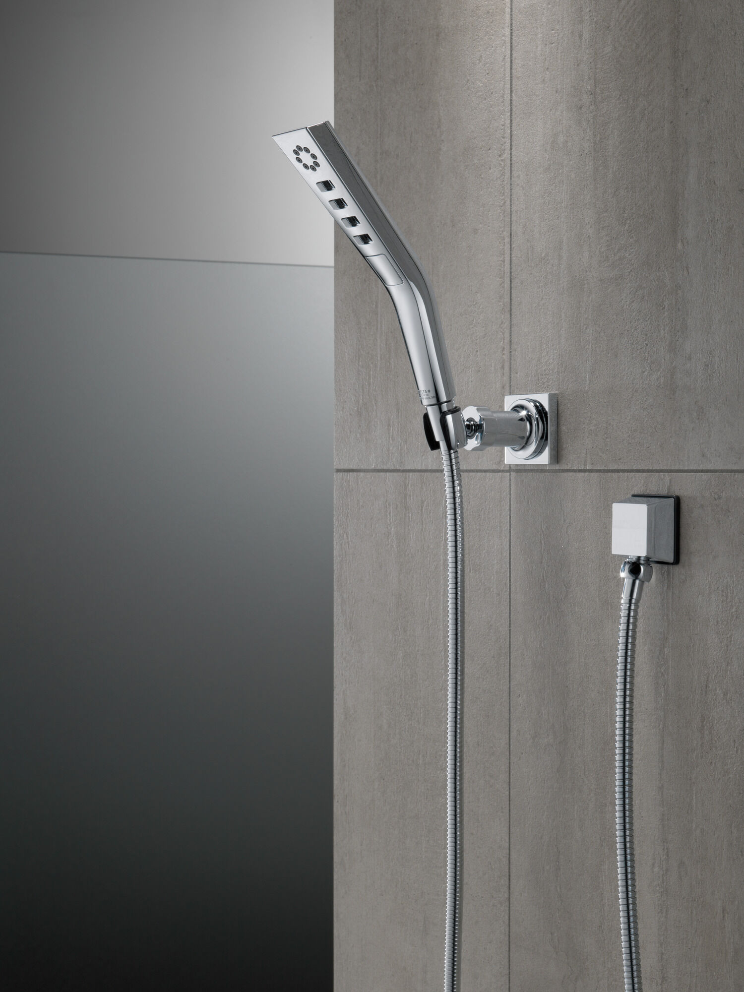 55799-KS H2Okinetic® Ручной душ с 3 настройками для настенного монтажа Delta Faucet Universal Showering Черный нержавеющий  - Вид №6
