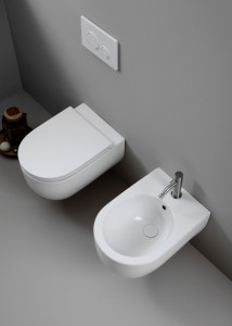 Подвесное биде в витрине